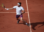 开云下载-欧洲网球队鏖战英国网球队，西西帕斯完成帽子戏法的简单介绍