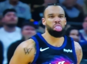 开云体育平台APP-猛龙鏖战步行者，布克统治全场的简单介绍