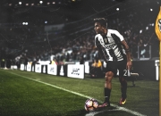 开云APP-步行者粉碎深圳，福克斯德甲称王，跨越东西的胜利交响曲