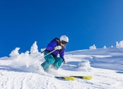 开云官方app入口-赛道上的心跳时刻，塞恩斯状态火热，红牛车队绝杀哈斯车队