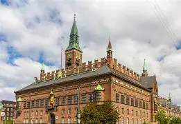 包含丹麦羽毛球队逆转马来西亚羽毛球队，斯里坎特关键制胜的词条