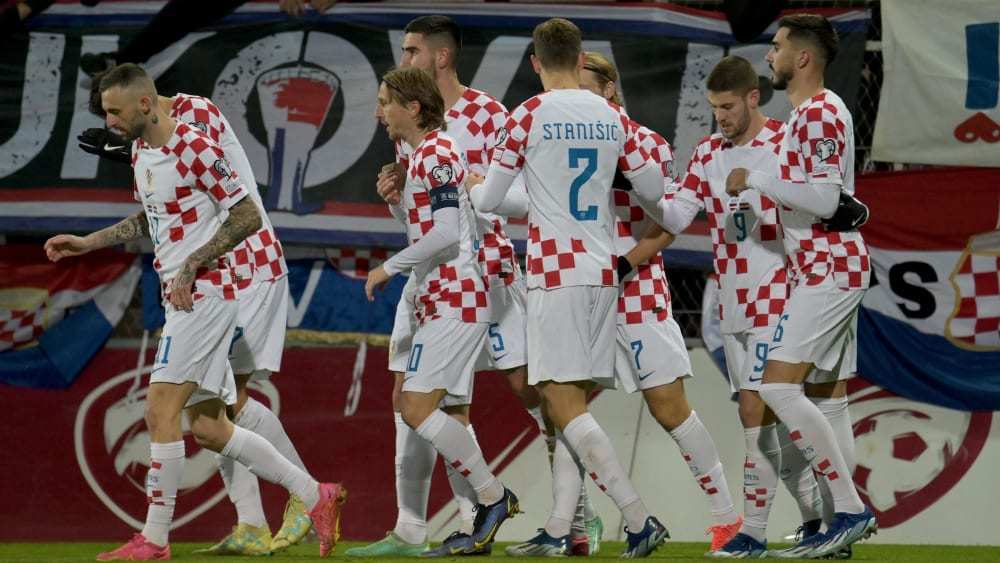 包含马其顿队在欧预赛中以1-0击败爱尔兰队的词条