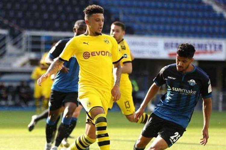 柏林赫塔主场取胜,领先一步 柏林赫塔主场取胜,领先一步