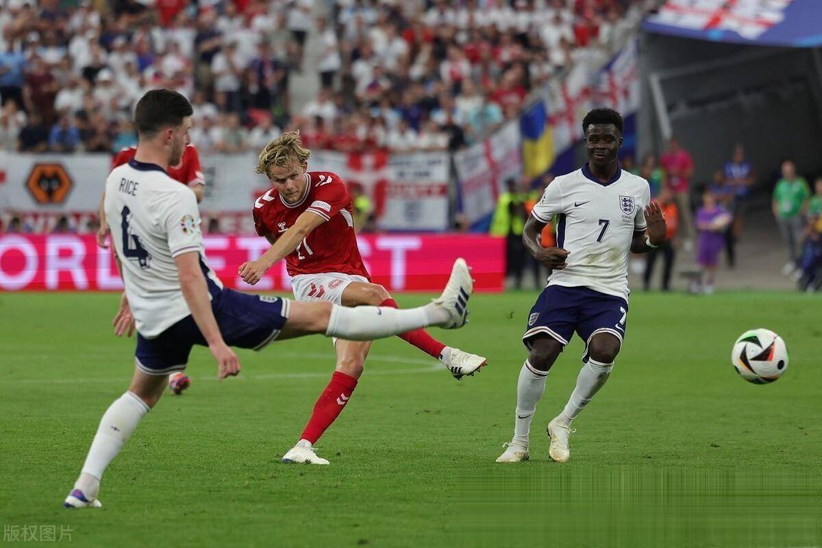 巴西逆转西班牙，福登带队取胜的简单介绍