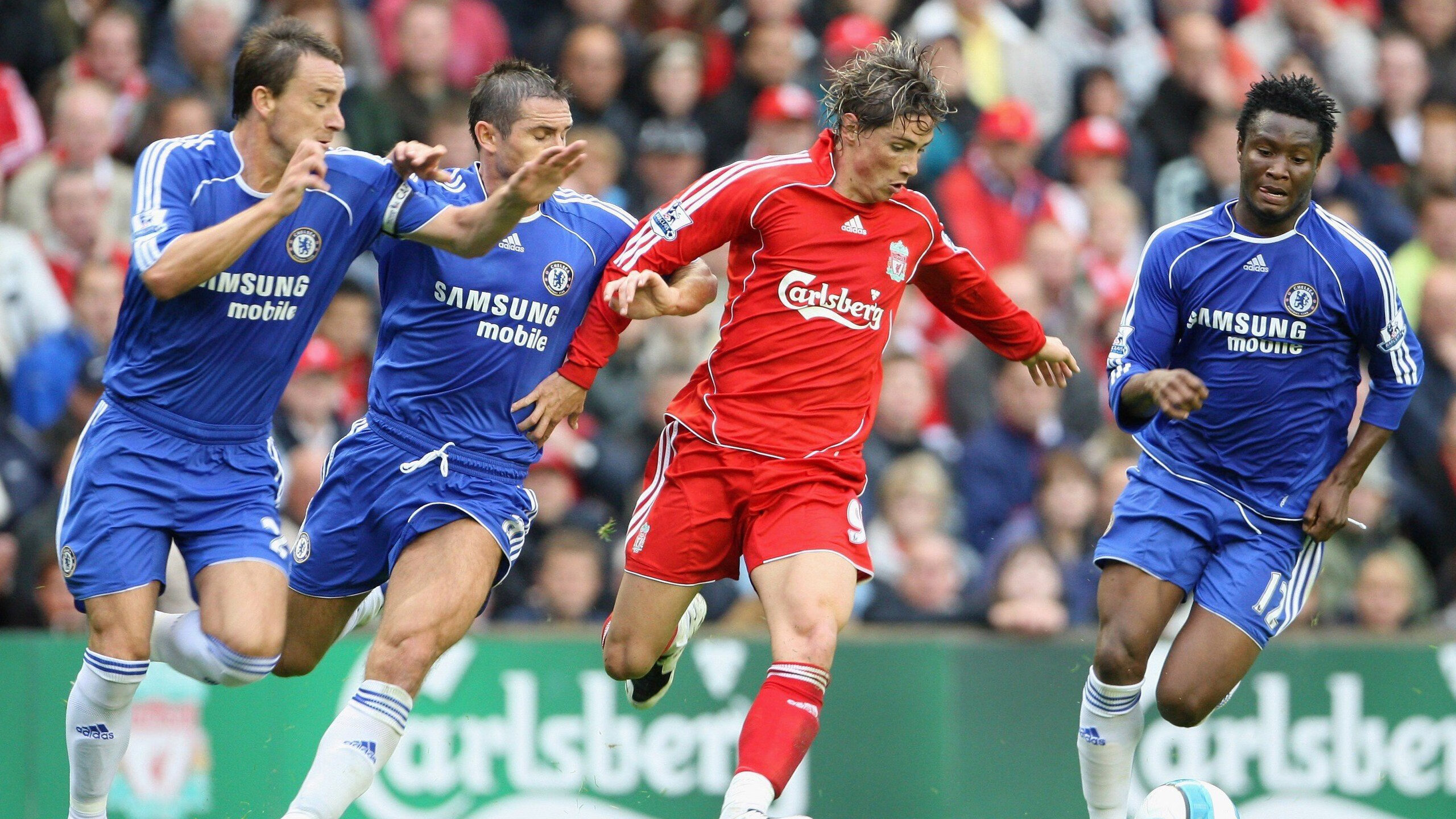 赛道上的逆袭,塞恩斯高光时刻,红牛二队鏖战雷诺车队